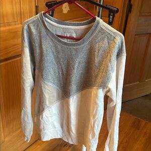 Abercrombie & Fitch Gray and White Sweatshirt